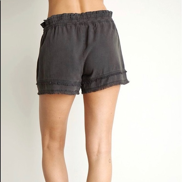 Bella Dahl Frayed Shorts - Picture 3 of 5
